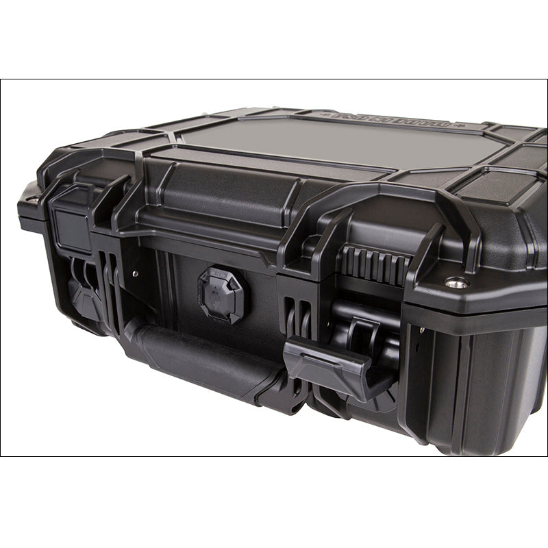 AS1209F Atlas 12 with foam interior - close-up of latches and handle